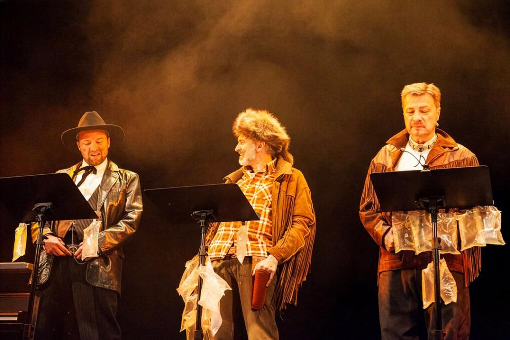 Hardy Krüger Jr., Luna Schweiger, Volker Zack plus Geräuschemacher und Ensemble sprechen das Live-Hörspiel